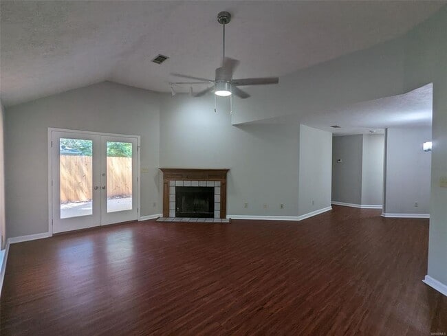 Photo - 191 S Burbank Dr