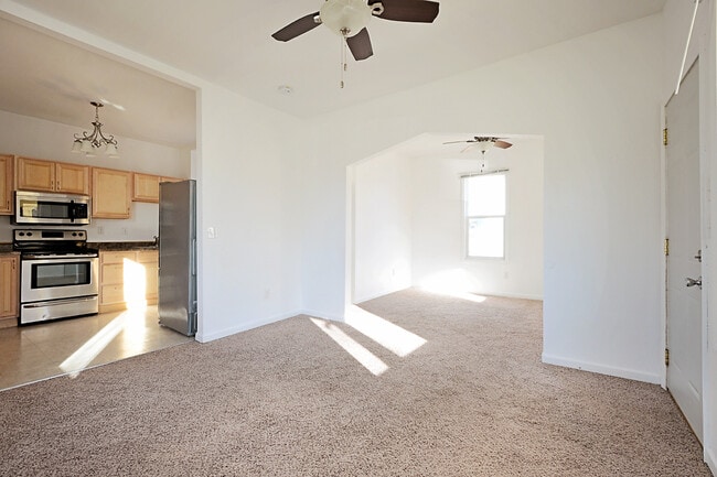 Photo - 814 2nd Ave NW