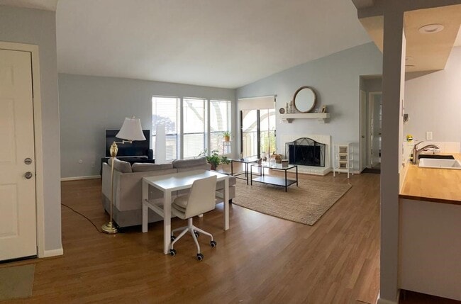 Photo - 8100 Cambridge St