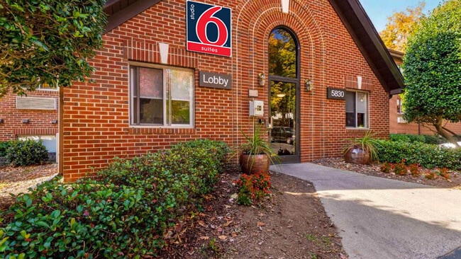 Photo - 5830 Westpark Dr