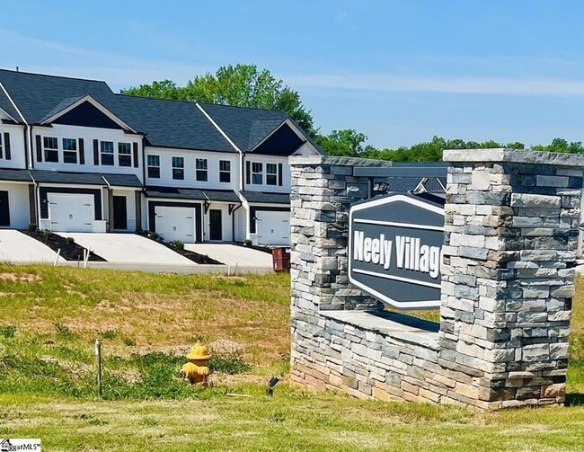 Photo - 100 Evergrace Wy