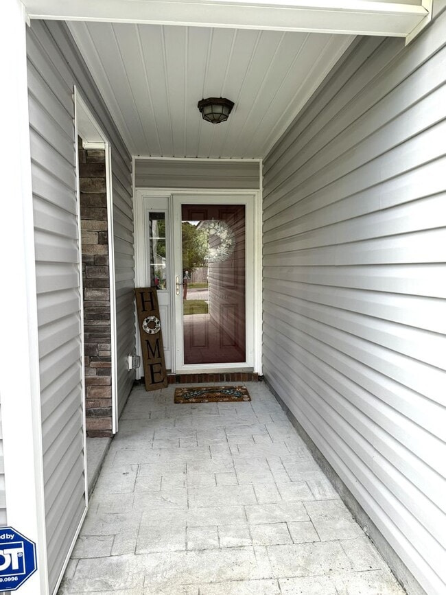 Photo - An adorable home within the City!