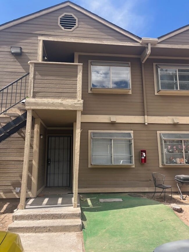 Building Photo - 4621 Amberleigh Ln Unit 1/A Rental