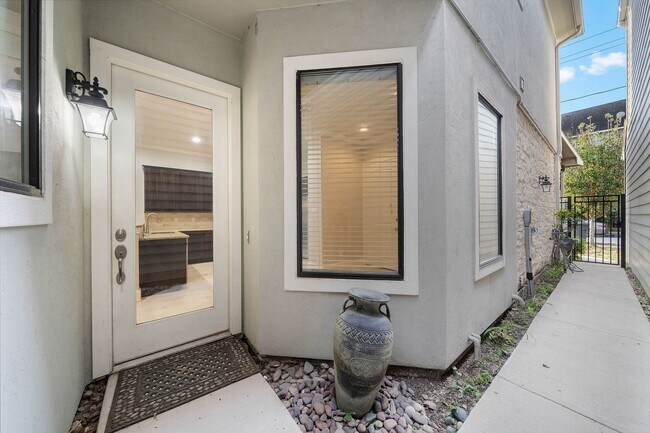 Photo - 4214 Koehler St