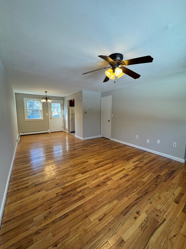 Photo - 144 E Main St