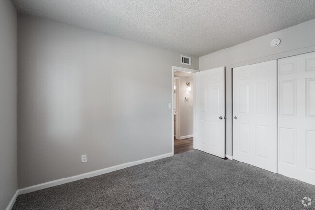 2BR, 1BA - 850SF - Bedroom