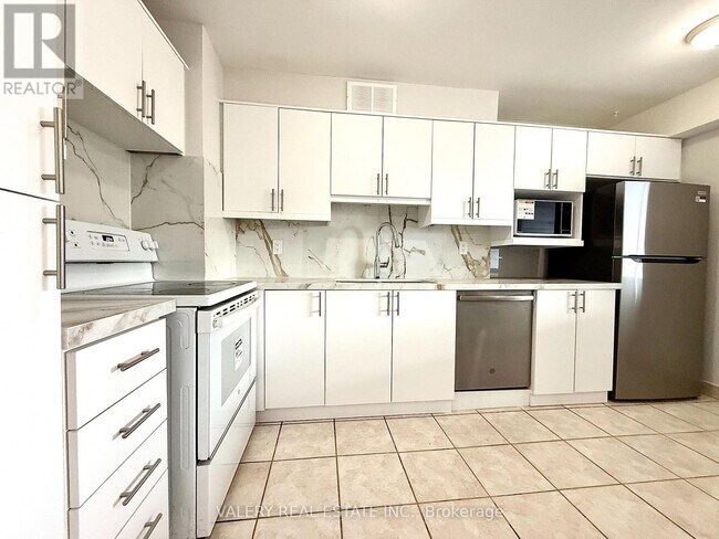 Photo - 25 Four Winds Dr Unit 906