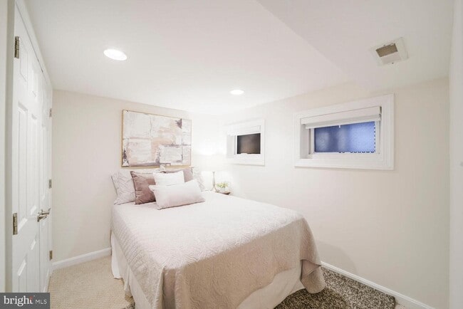 Photo - 2615 Sherman Ave NW