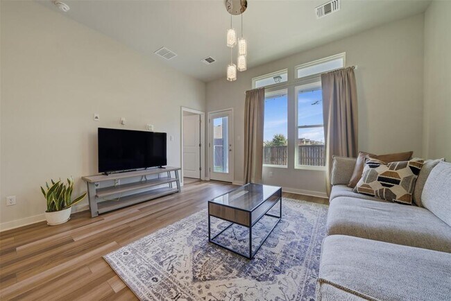 Photo - 17303 Emperador Dr