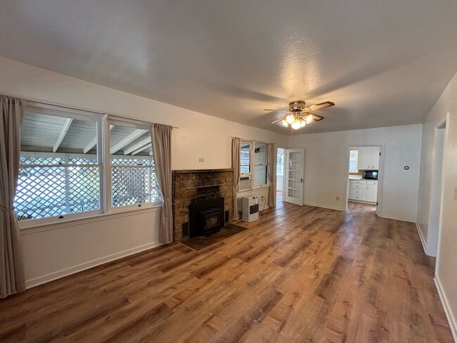 Photo - 582 Olivene Ct
