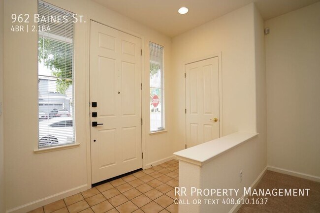 Photo - 962 Baines St