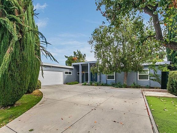 Building Photo - 6236 Capistrano Ave Rental
