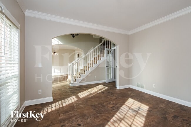 Photo - 47 Camelot Ct