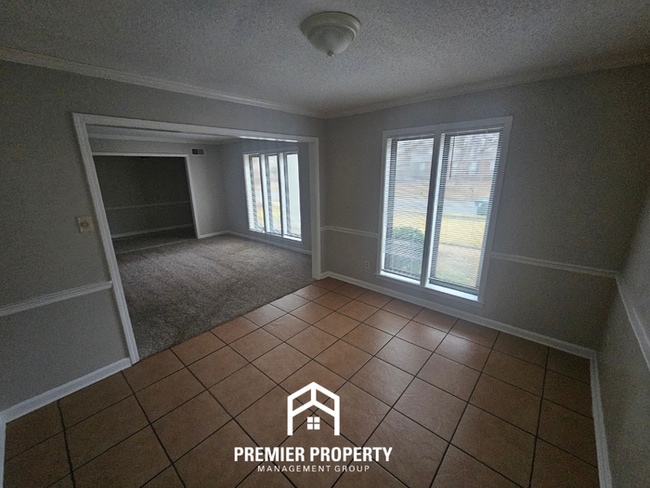 Photo - 6869 Amersham Dr