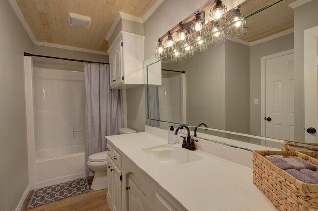 Photo - 5805 Sidney Dr