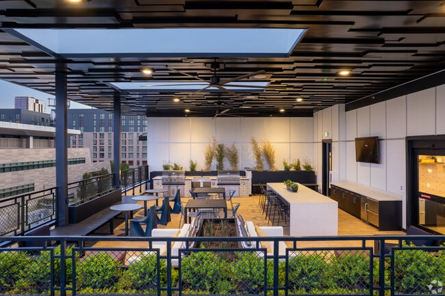 Salón en la azotea - The Brad Apartamentos
