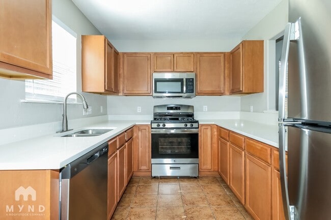 Photo - 33119 Cottonwood Bend