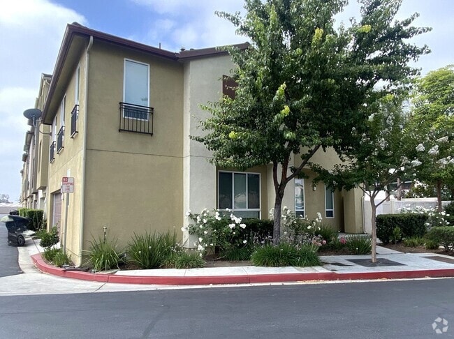 Building Photo - 4 Bdrm Parkside Village Gem -  2 weeks fre... Rental
