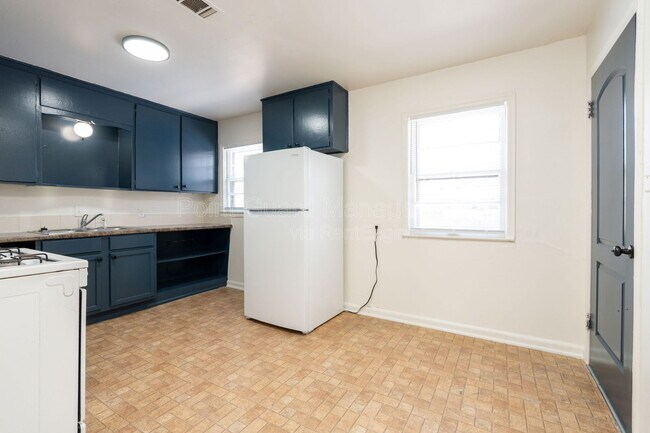 Photo - 654 S Eastridge Dr