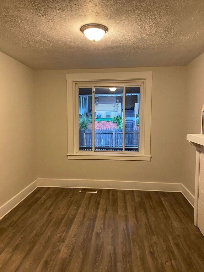 Photo - Wonderful 5BD/ 1 1/2 BA Single Family Home...
