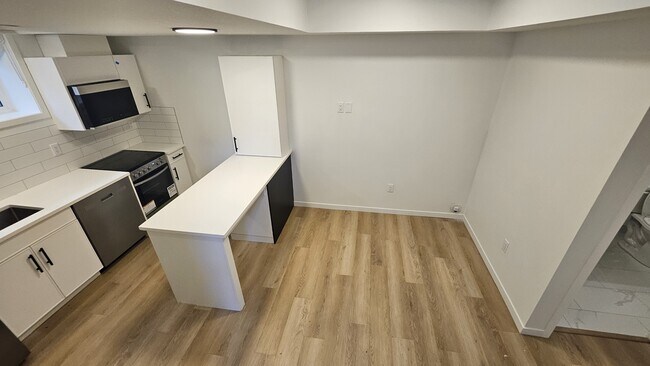 Photo - 11523-11129 129 Ave NW Unit 11523 BSMT