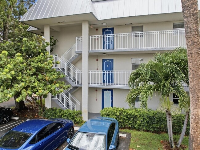 3000 Riverside Dr Unidad 2011
