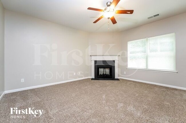 Photo - 496 Grenier Terrace NE