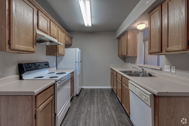 3BR, 2BA -1085SF