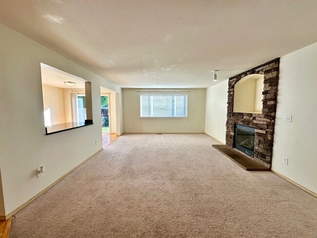 Photo - Roomy 4-Bedroom Home in Quiet Panther Lake Location