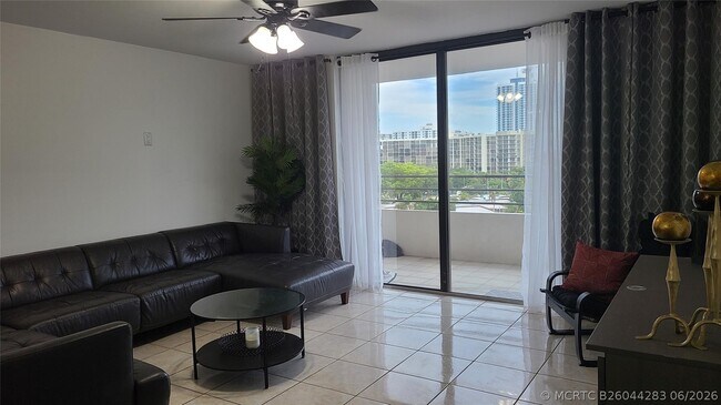 Photo - 2500 Parkview Dr Unit 802