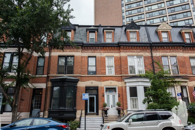 Building Photo - 1849 N Lincoln Ave Rental