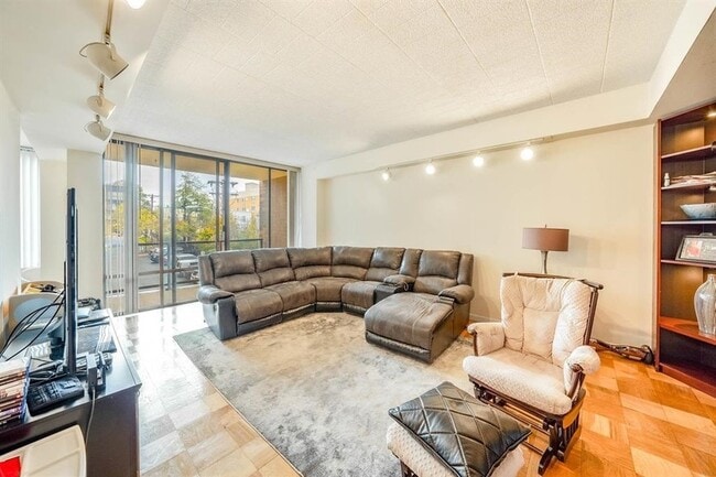 Photo - 9060 Palisade Ave