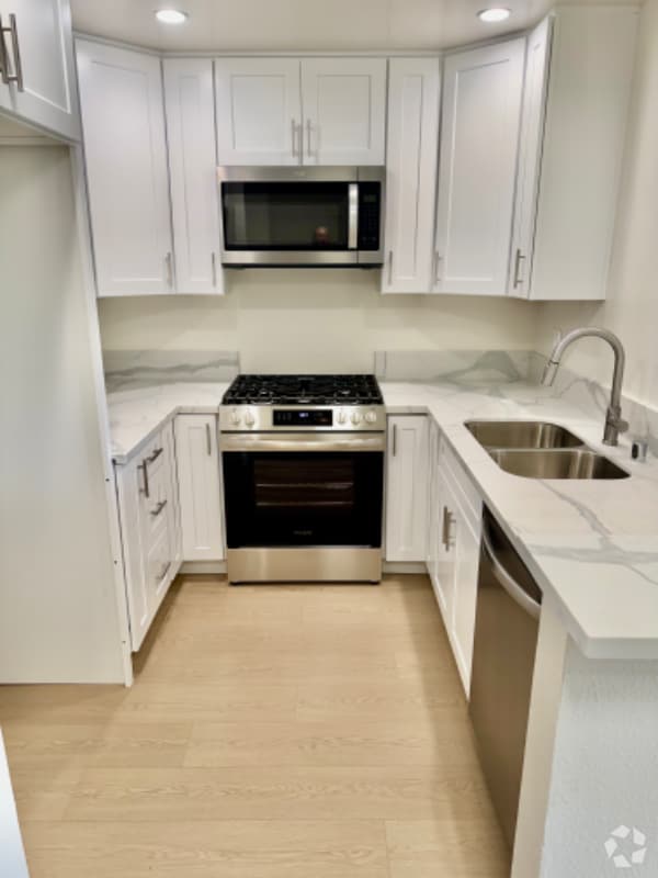 Building Photo - 5259 Cartwright Ave Unit 107 Rental
