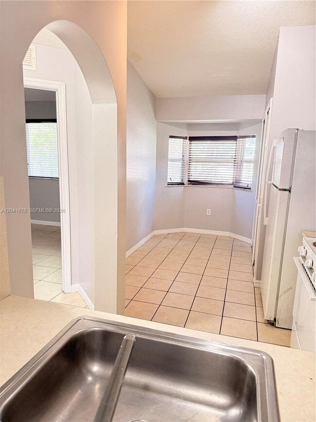 Photo - 2930 SE 12th Rd Unidad 205-31