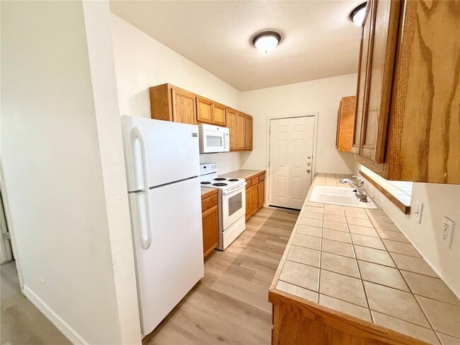 Photo - 200 Sandstone Dr