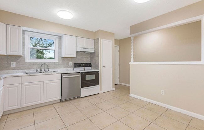 Photo - 8358-8364 Washington Village Dr Unidad 8364