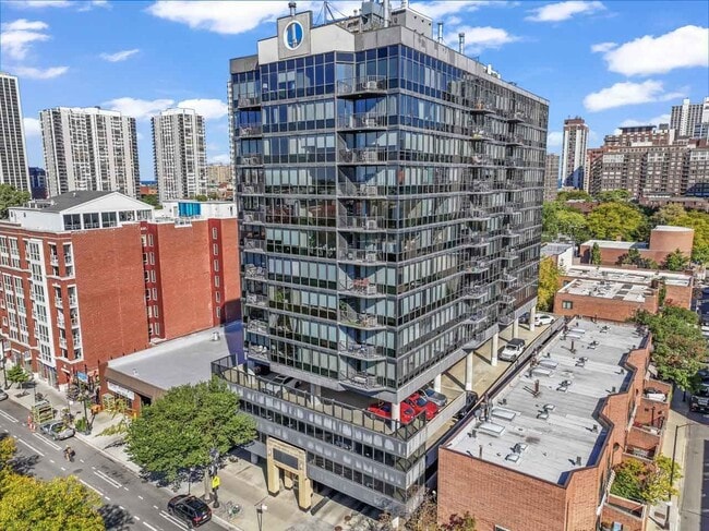 Building Photo - 1309 N Wells St