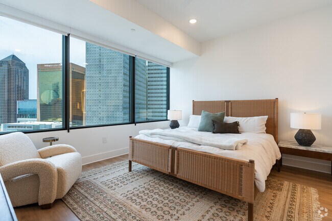 2BR, 2BA - 1028SF