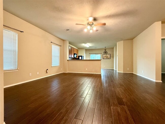 Building Photo - 6707 Enchanted Crest Dr Rental