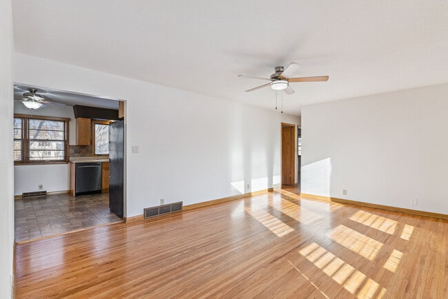 Photo - 3032 W 9th St