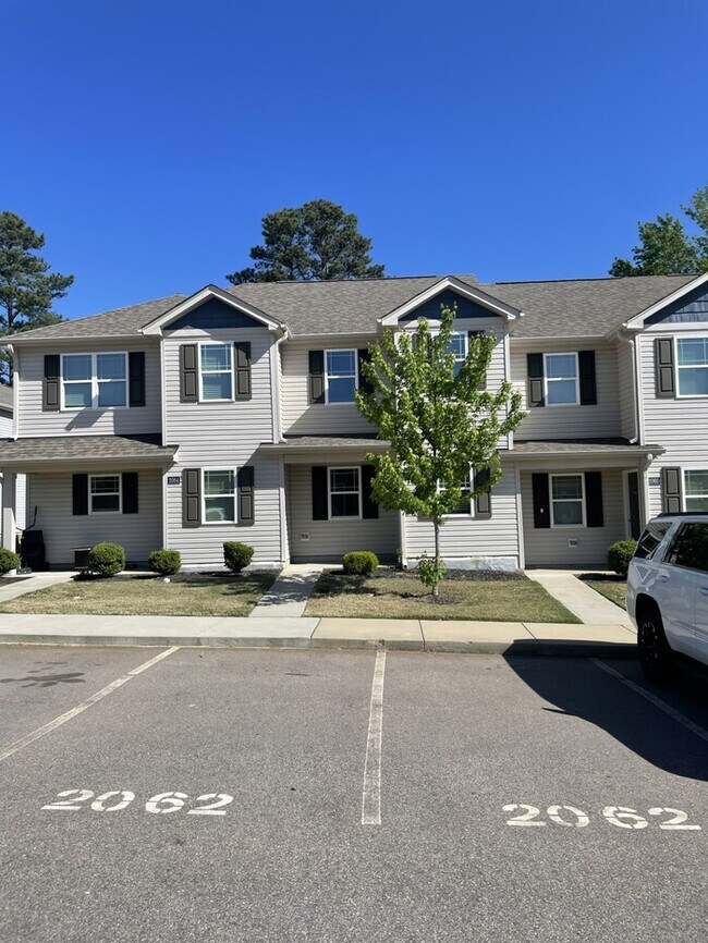 Photo - 2062 Wiggins Village Dr