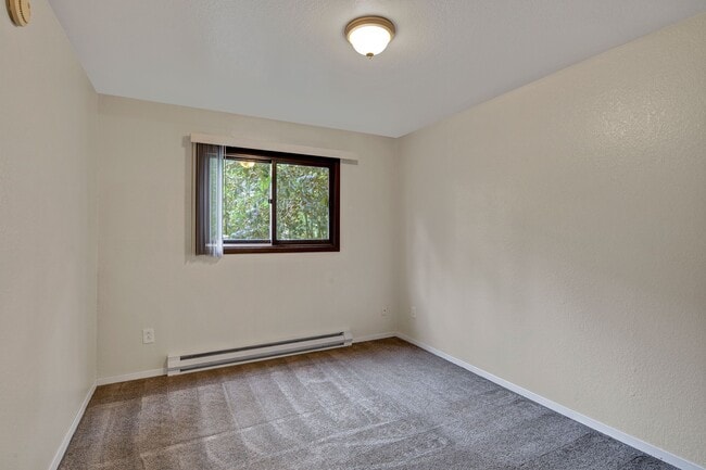 Arbor Pointe Apartments - Bedroom - Arbor Pointe