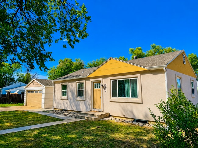 Building Photo - 2014 S Corona Ave