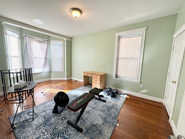 37 Hillside St Unit 1