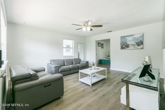 Photo - 6221 Ashwood Ln