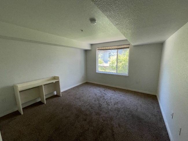 Photo - 2830 E College Ave Unidad 304