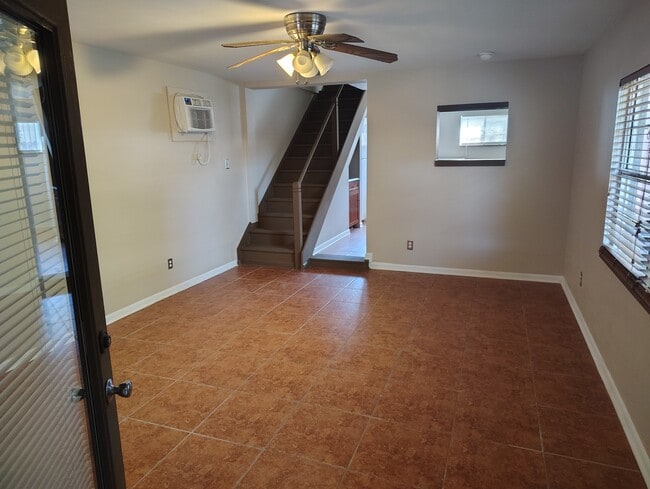 Building Photo - 4970 Kathy Dr Unit Apartment