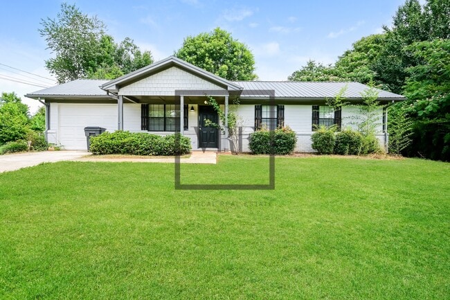 Building Photo - 125 Grove Creek Dr Rental
