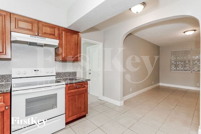 Photo - 4818 NW 8th St