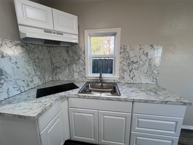 Photo - 10519 Silver Oak Ln